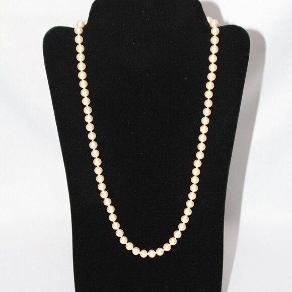 Vintage 24" Faux Pearl Strand Necklace - Picture 2 of 10